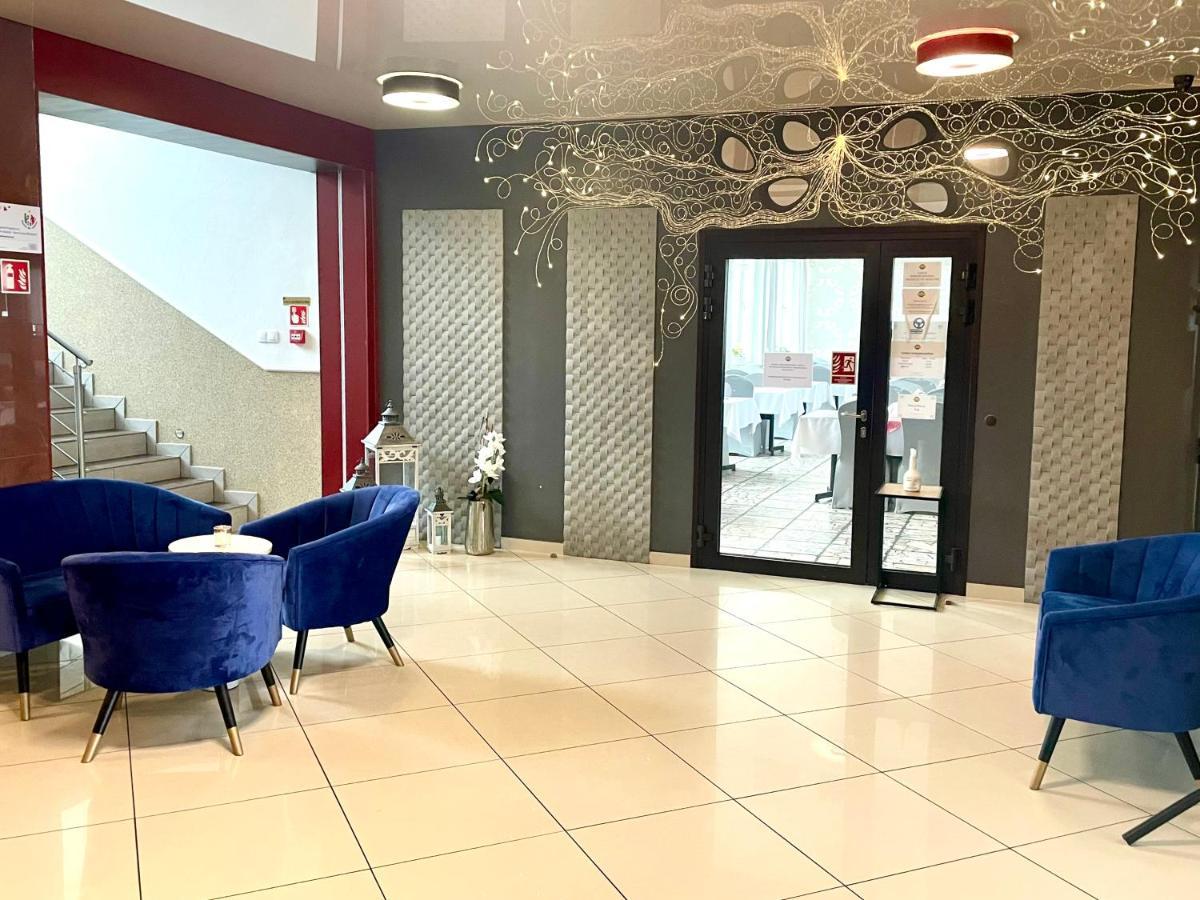 Gwarek Centrum Wypoczynkowe 乌斯特龙 外观 照片