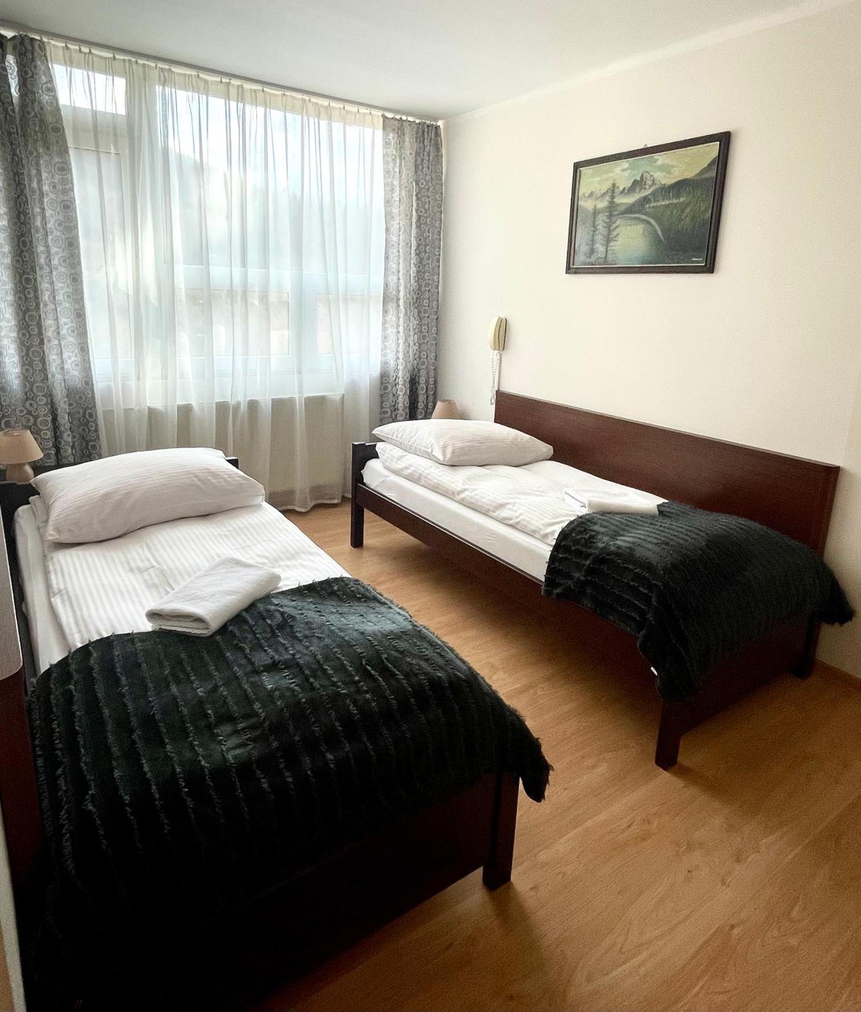 Gwarek Centrum Wypoczynkowe 乌斯特龙 外观 照片