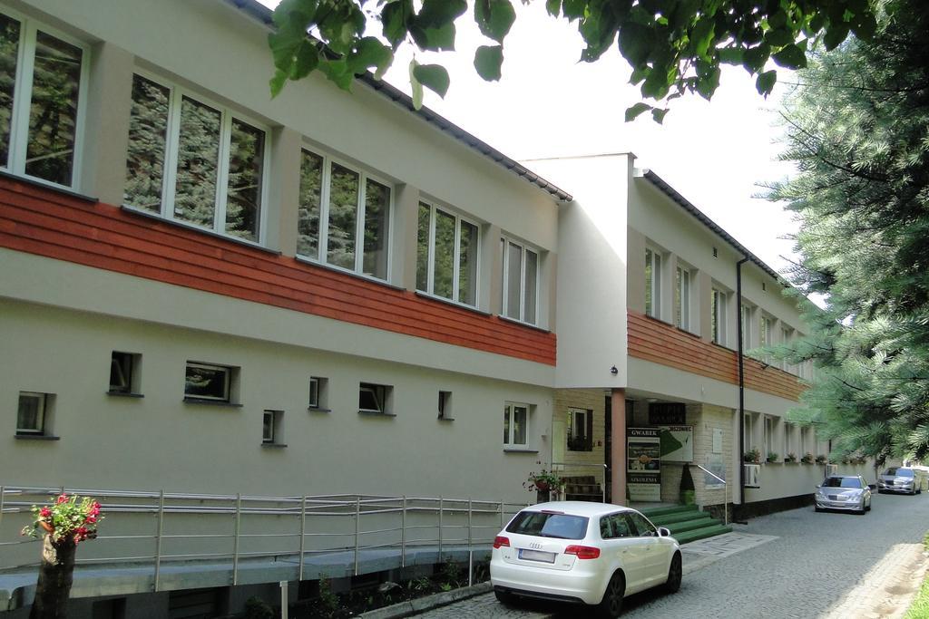 Gwarek Centrum Wypoczynkowe 乌斯特龙 外观 照片